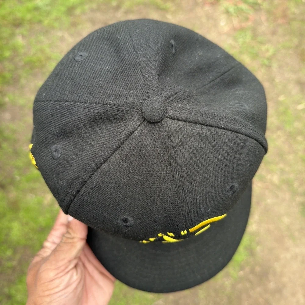 RARE 2016 Pokemon Silhouette Sync Collection Pikachu New Era 9fifty Snapback Hat